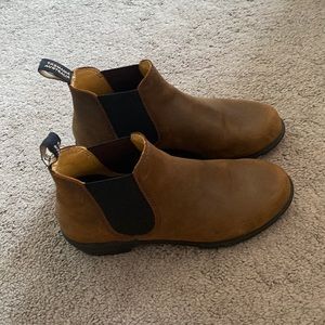 Blundstones Womens Chelsea Boot. Size US 7, EU 37